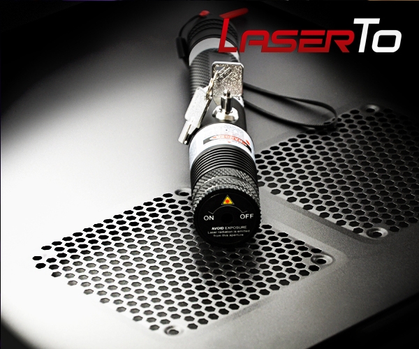 https://www.laserto.com/media/catalog/product/cache/1/image/17f82f742ffe127f42dca9de82fb58b1/8/0/808nm-portable-infrared-laser-pointer-3_1.jpg